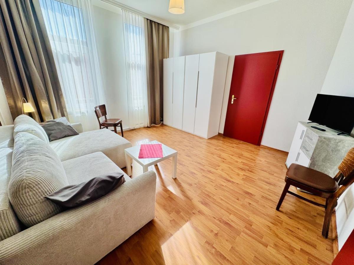רוסטוק Doppelzimmer Zapfhahn, Direkt Am Alten Strom מראה חיצוני תמונה